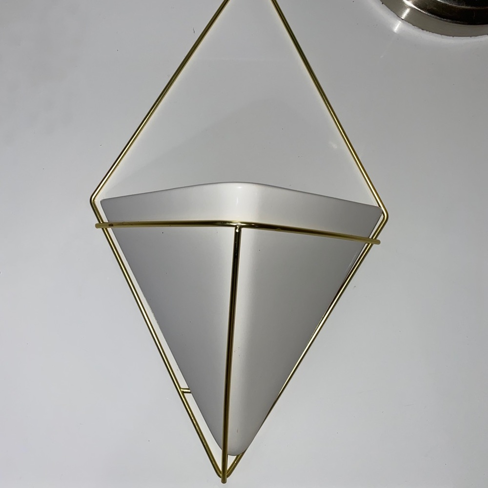 Diamon plant holder